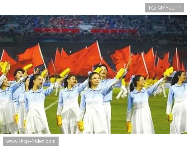 女排英勇夺冠升国旗奏国歌 全体运动员齐声高唱中华儿女心永远